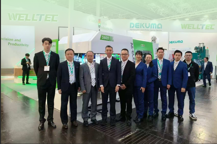 K 2025 完美落幕，華大機(jī)械攜創(chuàng)新技術(shù)贏(yíng)得全球客戶(hù)贊譽(yù)！